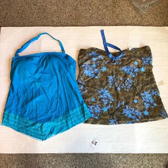 2 Pieces Lot Of Women Swimming Top Size 34C & Size L - Picture 1 of 7